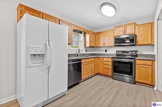 1302 Williamsburg Dr in Elizabethtown, KY - Building Photo - Building Photo
