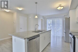17 Sportsman Hill St in Kitchener, ON - Building Photo - Building Photo