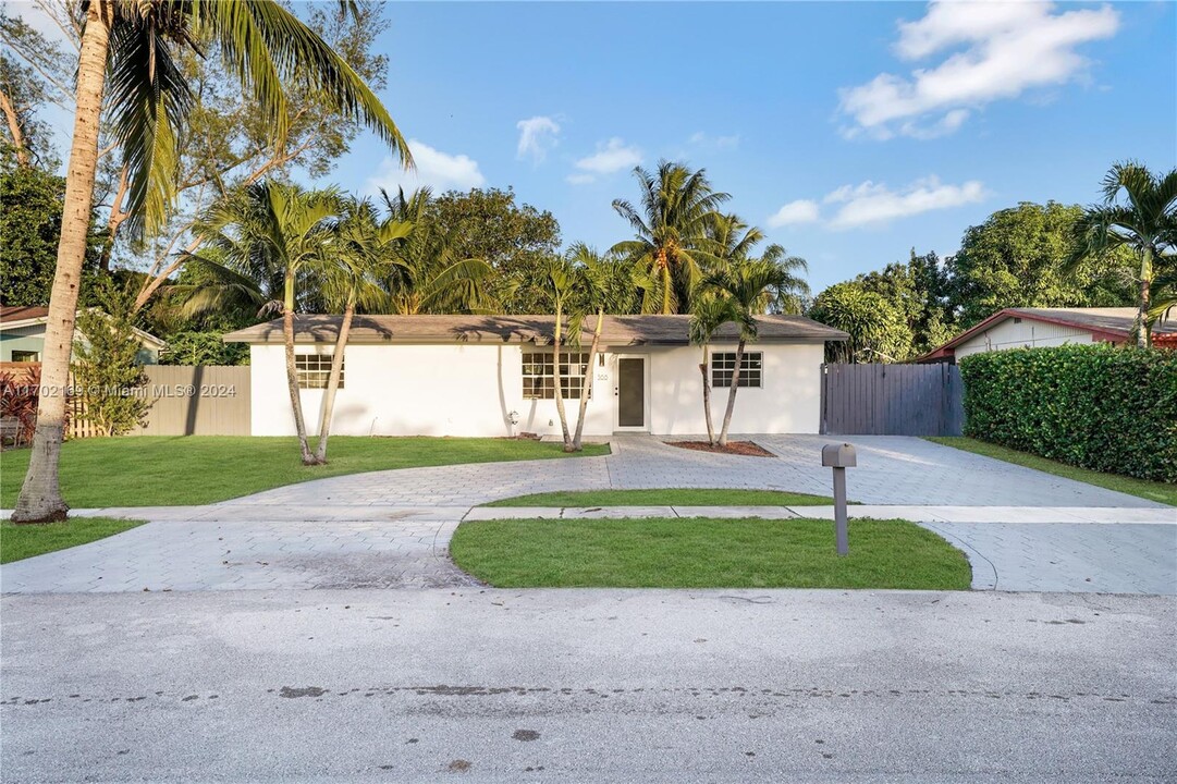 368 SW 64th Terrace in Margate, FL - Building Photo