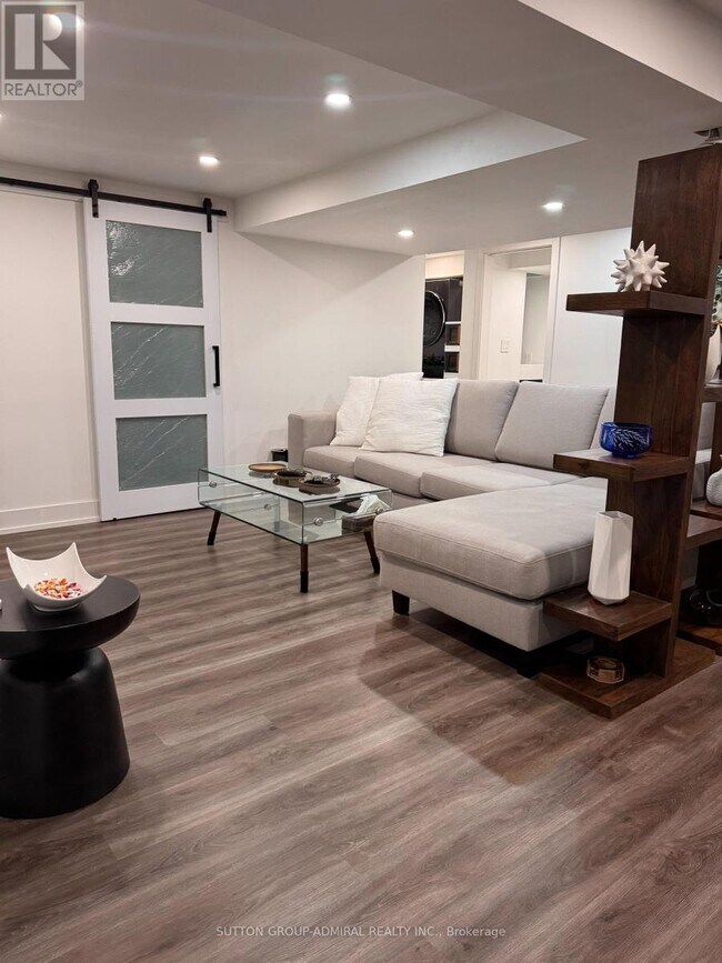 6 Frankfort Ave in Toronto, ON - Building Photo - Building Photo