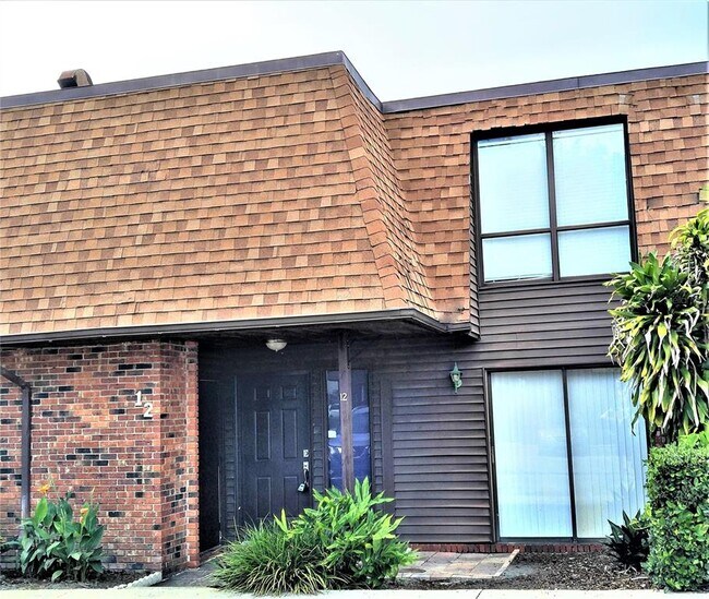 property at 1836 N Crystal Lake Dr