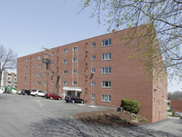 Washington Gardens Apartments in Carnegie, PA - Building Photo - Building Photo