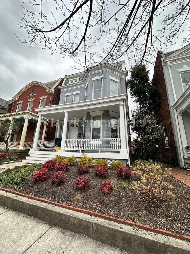 2204 W Grace St in Richmond, VA - Building Photo - Building Photo