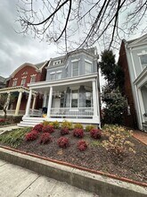 2204 W Grace St in Richmond, VA - Foto de edificio - Building Photo