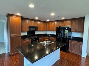 3759 Dunkirk Dr in Oxnard, CA - Building Photo - Building Photo