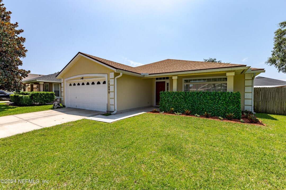 12098 Autumn Sunrise Dr in Jacksonville, FL - Building Photo