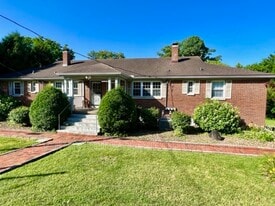 4624 New Harmony Rd in Evansville, IN - Building Photo