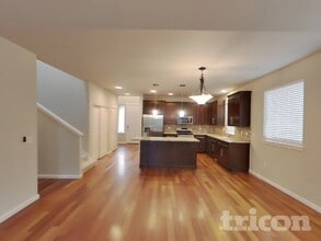 3715 Santis Loop SE in Lacey, WA - Building Photo - Building Photo