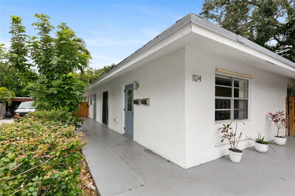 1124 NE 17th Ave in Fort Lauderdale, FL - Building Photo