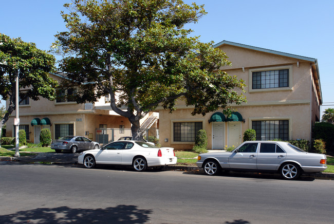 5401 W 99th Pl in Los Angeles, CA - Building Photo - Building Photo