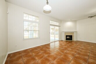 272 Village Green Ave in Jacksonville, FL - Foto de edificio - Building Photo