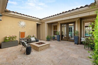 21 Grand Masters Dr in Las Vegas, NV - Building Photo - Building Photo