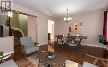 270 Trail Side Cir in Ottawa, ON - Building Photo - Building Photo