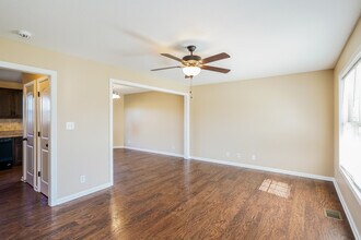 513 Tracy Ln in Clarksville, TN - Foto de edificio - Building Photo