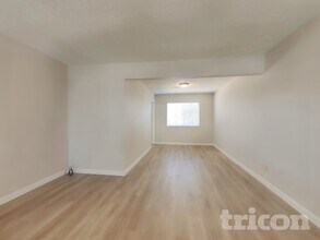 542 E Wigeon Way in Suisun City, CA - Building Photo - Building Photo