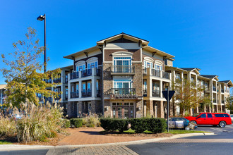 Fountains at Mooresville Town Square in Mooresville, NC - Building Photo - Building Photo