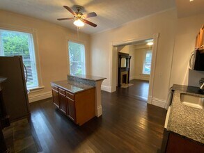 877 Dennison Ave in Columbus, OH - Building Photo - Building Photo