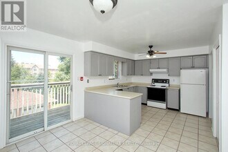 42 Tecumseh Ave in Oshawa, ON - Building Photo - Building Photo