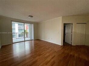 17942 N Bay Rd in Sunny Isles Beach, FL - Building Photo - Building Photo