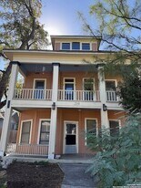 210 Eleanor Ave in San Antonio, TX - Building Photo