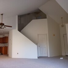 2406 Meadow Spring Cir in Akron, OH - Building Photo - Building Photo