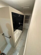 33 Redfern St in North Providence, RI - Foto de edificio - Building Photo