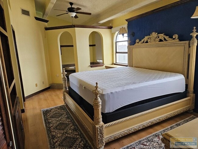 1336 Harbor Island Dr in Port Isabel, TX - Building Photo - Building Photo