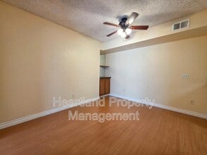 1030 E Washington Ave in Escondido, CA - Building Photo - Building Photo