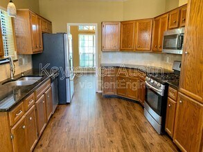 2996 Overland St in Round Rock, TX - Foto de edificio - Building Photo