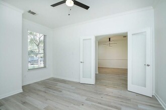 2 Wenoah Pl in Spring, TX - Building Photo - Building Photo