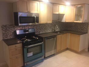 532 Carpenter St, Unit 1st. Floor in Philadelphia, PA - Building Photo - Building Photo