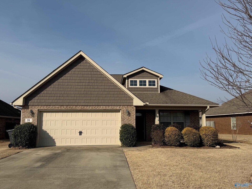 8 Easy St in Decatur, AL - Building Photo