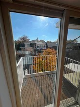 25016 41st Rd, Unit 2 in Little Neck, NY - Building Photo - Building Photo