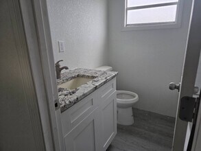 933 Chandrika Pl in Ruskin, FL - Building Photo - Building Photo