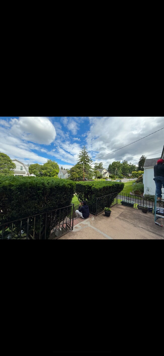 1576 Ferndale Ave, Unit B in Roslyn, PA - Building Photo - Building Photo