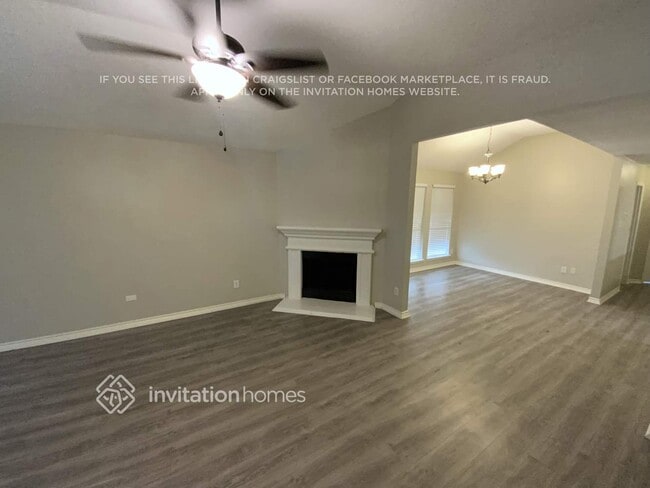 333 Sweetwater Dr in Weatherford, TX - Foto de edificio - Building Photo