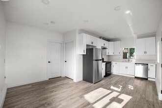 7118 1/2 Sunny Brae Ave in Los Angeles, CA - Building Photo - Building Photo