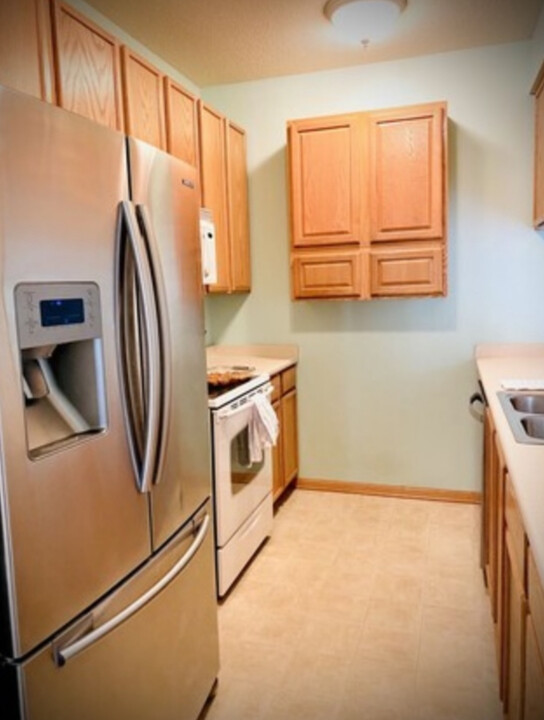 1110 NE 6th Ln, Unit 5 in Ankeny, IA - Foto de edificio