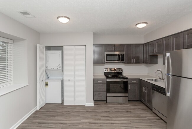 Park Place Apartments in Indianapolis, IN - Building Photo - Interior Photo