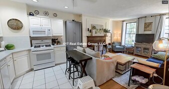 12 Dean Rd in Brookline, MA - Building Photo