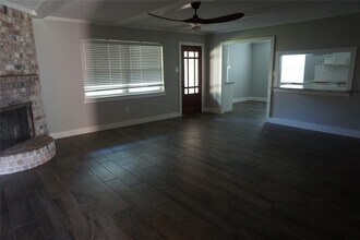 5911 Pebble Springs Dr in Houston, TX - Building Photo - Building Photo