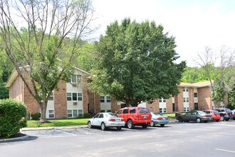MacArthur Park Apartments in Loveland, OH - Foto de edificio - Building Photo