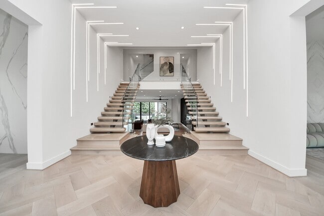 property at 5327 S Braeswood Blvd