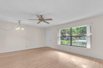 91 SW South River Dr in Stuart, FL - Building Photo - Building Photo