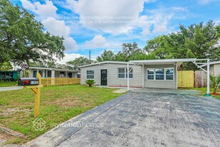 11659 106th St in Largo, FL - Building Photo