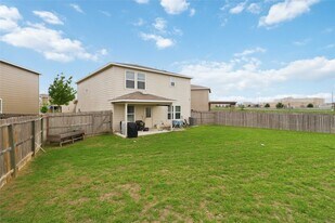 12045 Silver Lining in San Antonio, TX - Building Photo