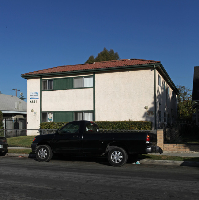 1341 W 37th Pl in Los Angeles, CA - Building Photo - Building Photo