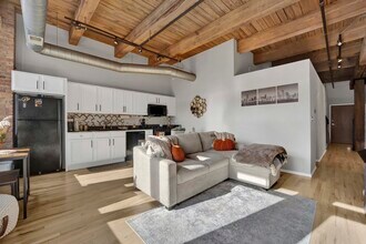 625 W Jackson Blvd, Unit 506 in Chicago, IL - Building Photo - Building Photo