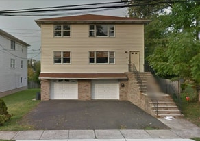 235 Cristiani St in Roselle, NJ - Building Photo