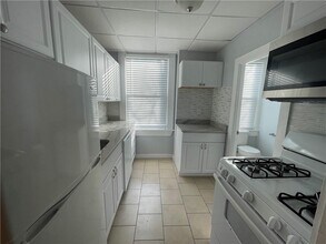 38 Freebody St-Unit -207 in Newport, RI - Building Photo - Building Photo